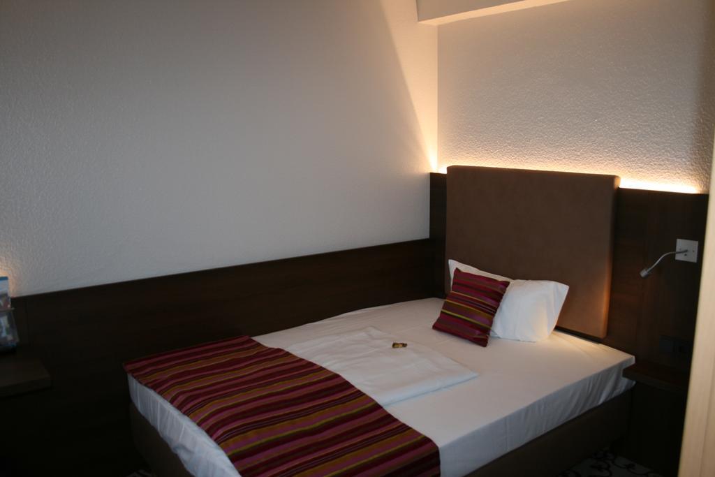 Hotel Parqeo Im A66 Gelnhausen Exteriér fotografie